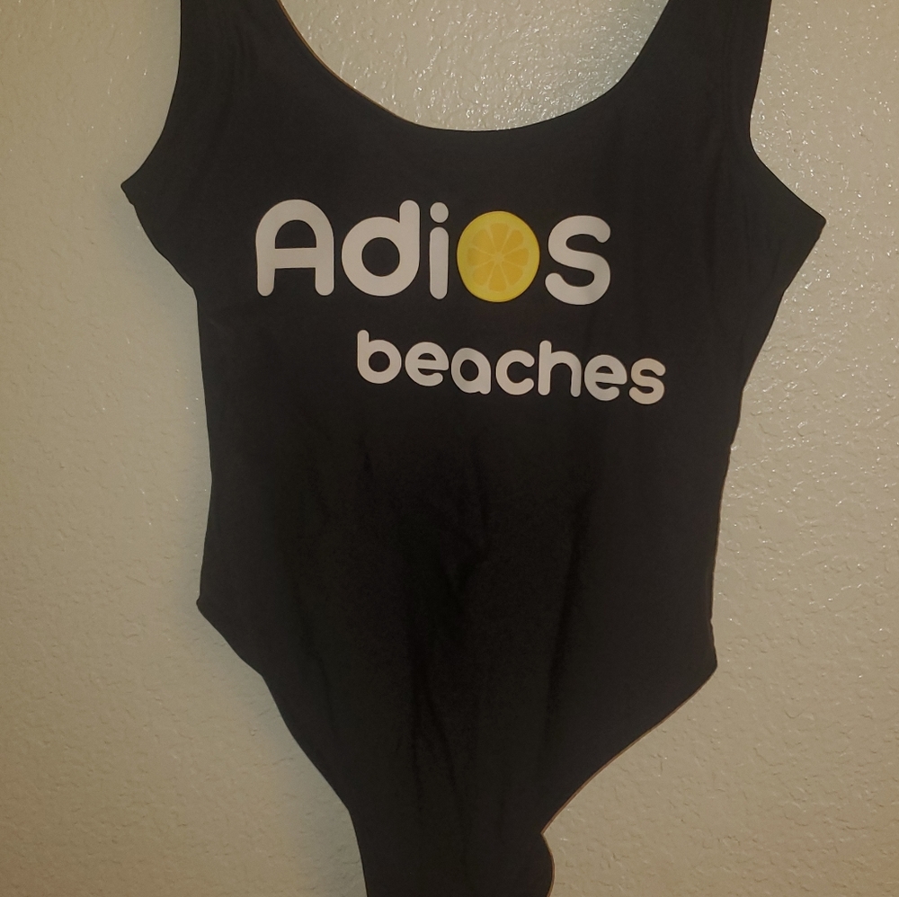 Lemon one piece! 🍋 - Picture 3 of 6
